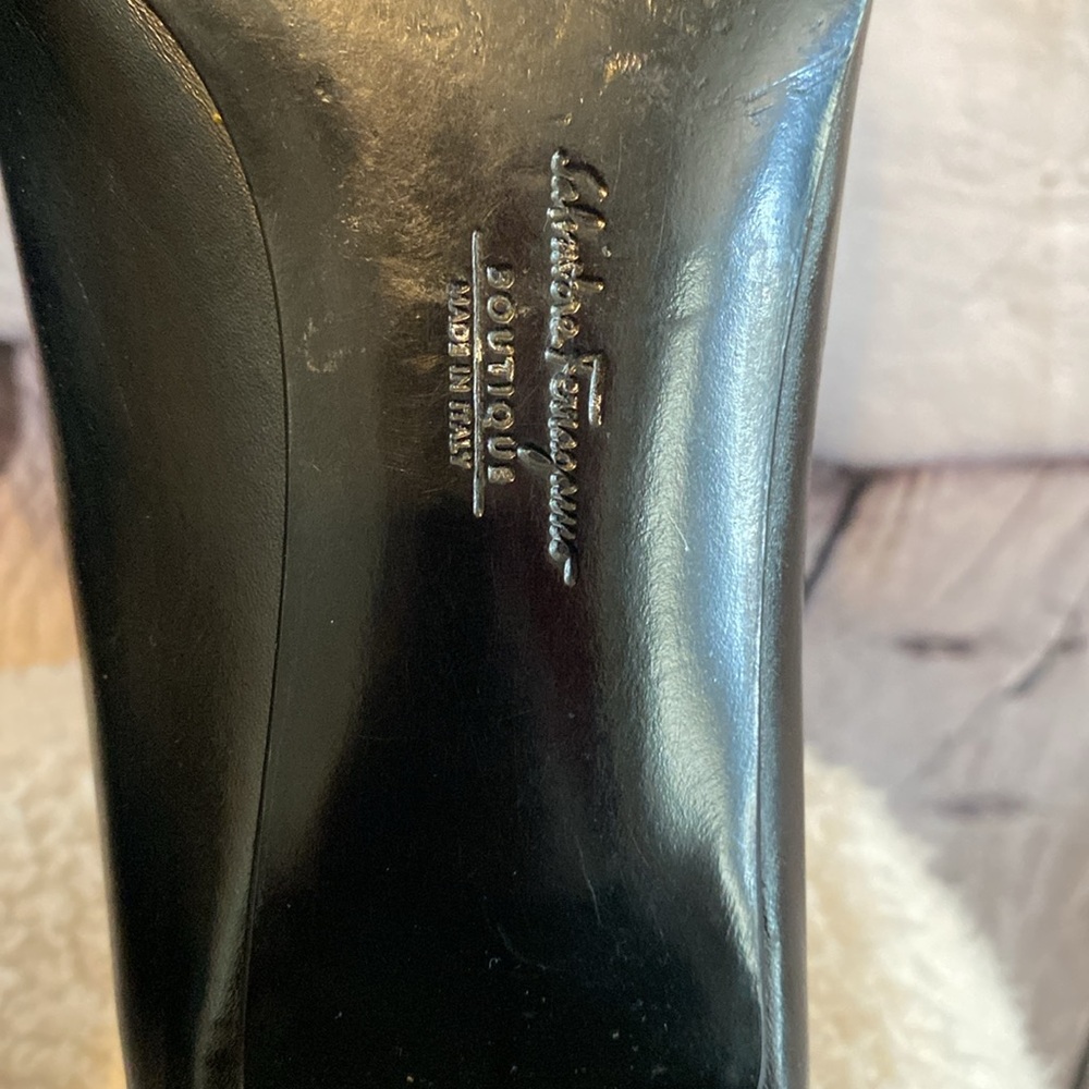 “SALVATORE FERRAGAMO” Women's Black Pumps…Sz 9 - Picture 9 of 9